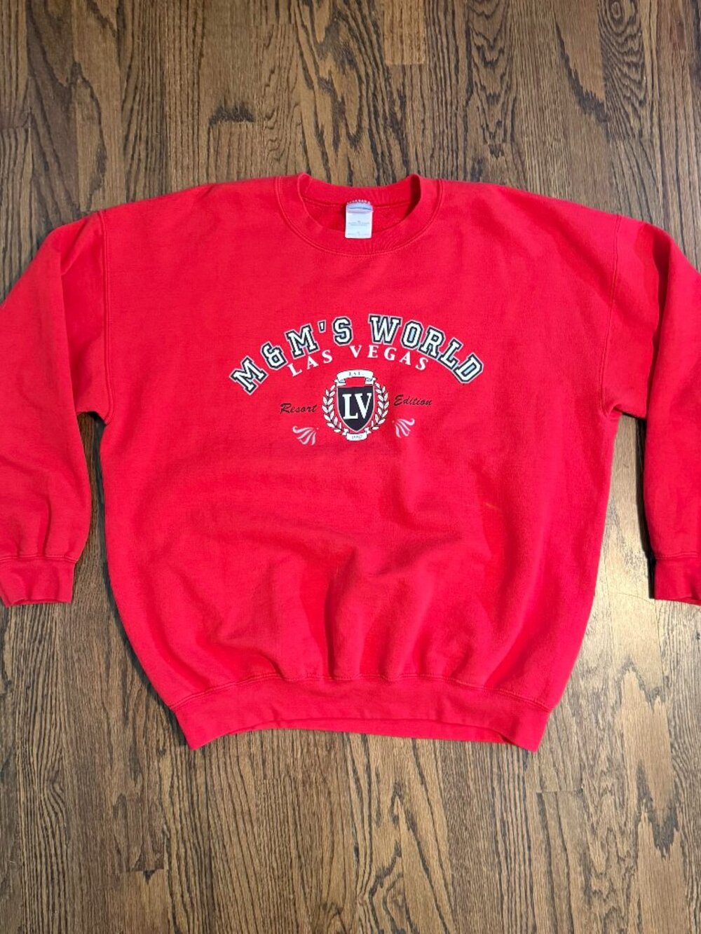Vintage 1997 M&Ms World Las Vegas Crew Neck